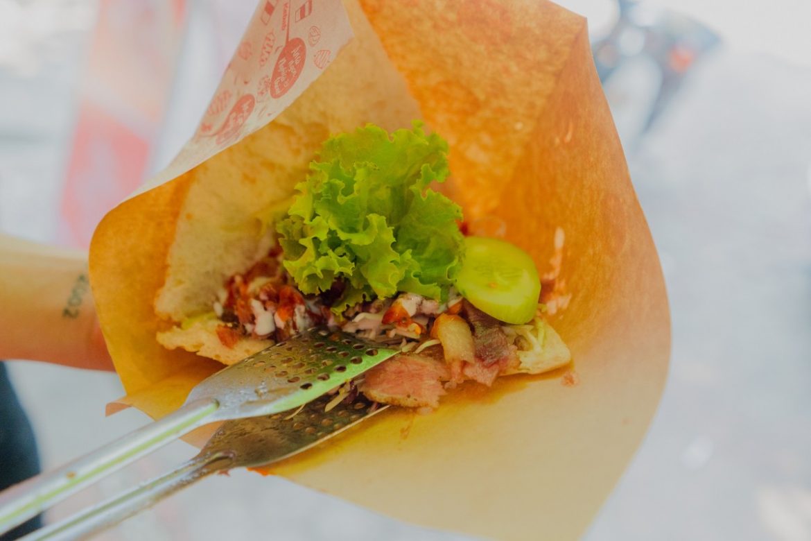 Cùng tìm hiểu thông tin về bánh mì nướng và xoay Kebab Torki